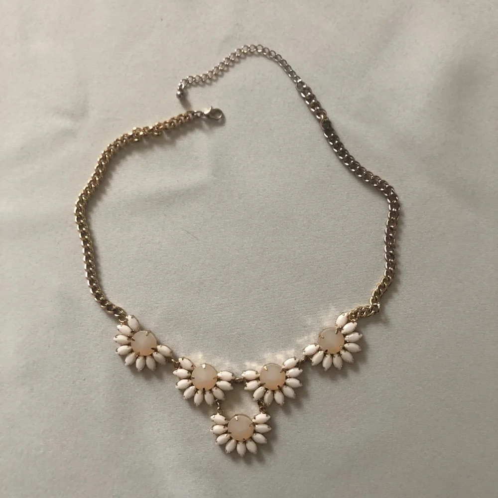 White Flower Statement‎ Necklace